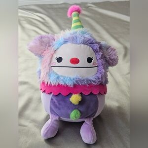 Squishmallow 8 Yekaterina Yeti Clown Pastel Rainbow Party Hat Bigfoot Plush Toy